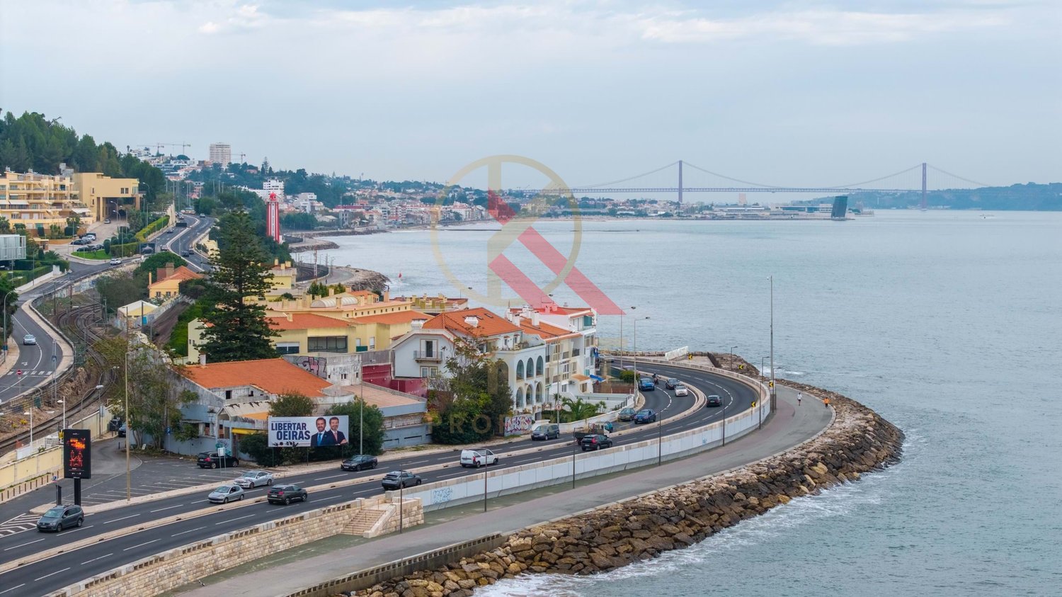 T2 de Sonho em Caxias, Oeiras – Vista Mar, Terraço Privativo com Jacuzzi e a 30 metros da Praia