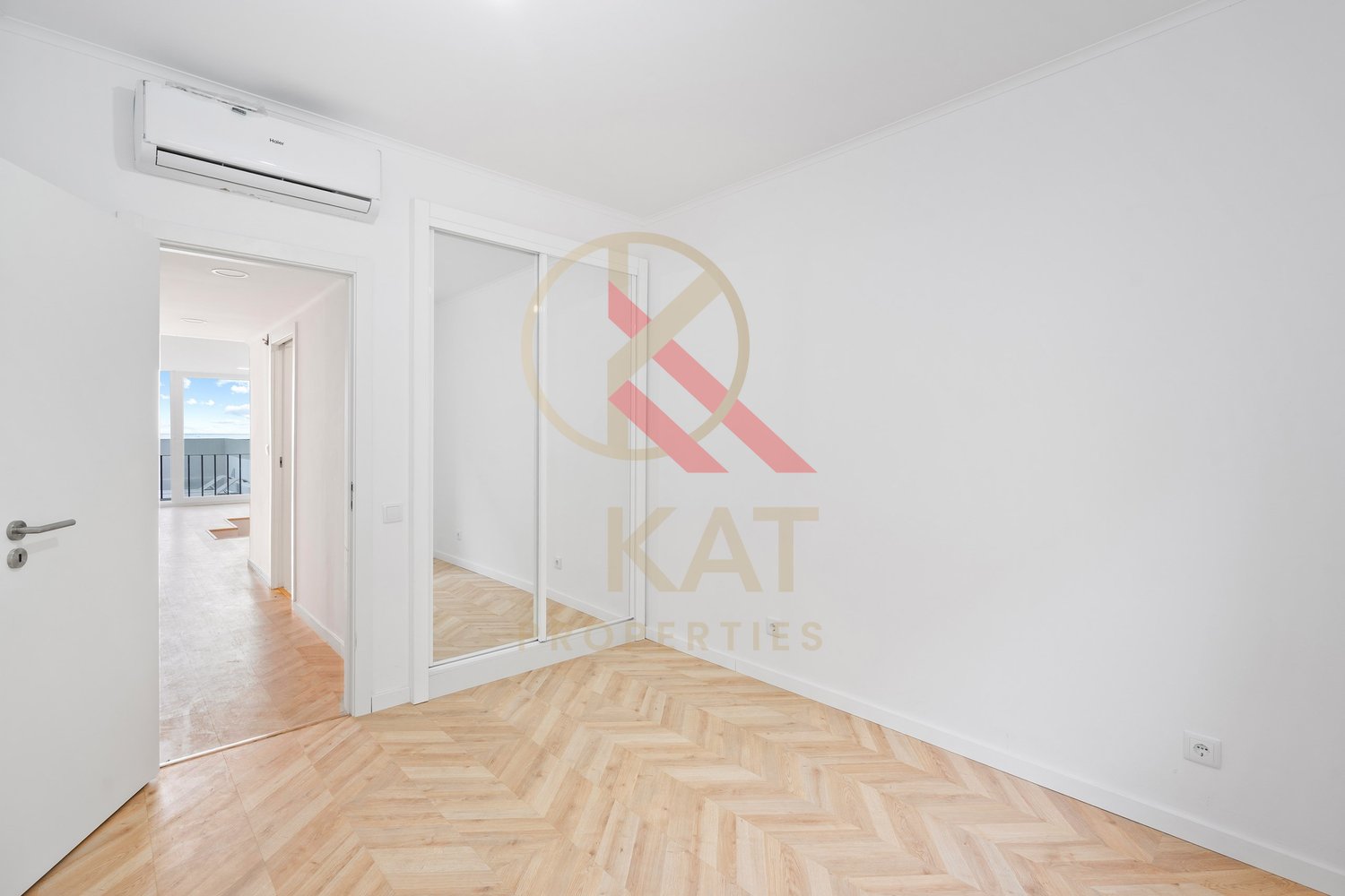 T2 de Sonho em Caxias, Oeiras – Vista Mar, Terraço Privativo com Jacuzzi e a 30 metros da Praia