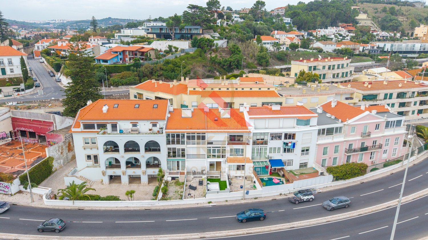 T2 de Sonho em Caxias, Oeiras – Vista Mar, Terraço Privativo com Jacuzzi e a 30 metros da Praia