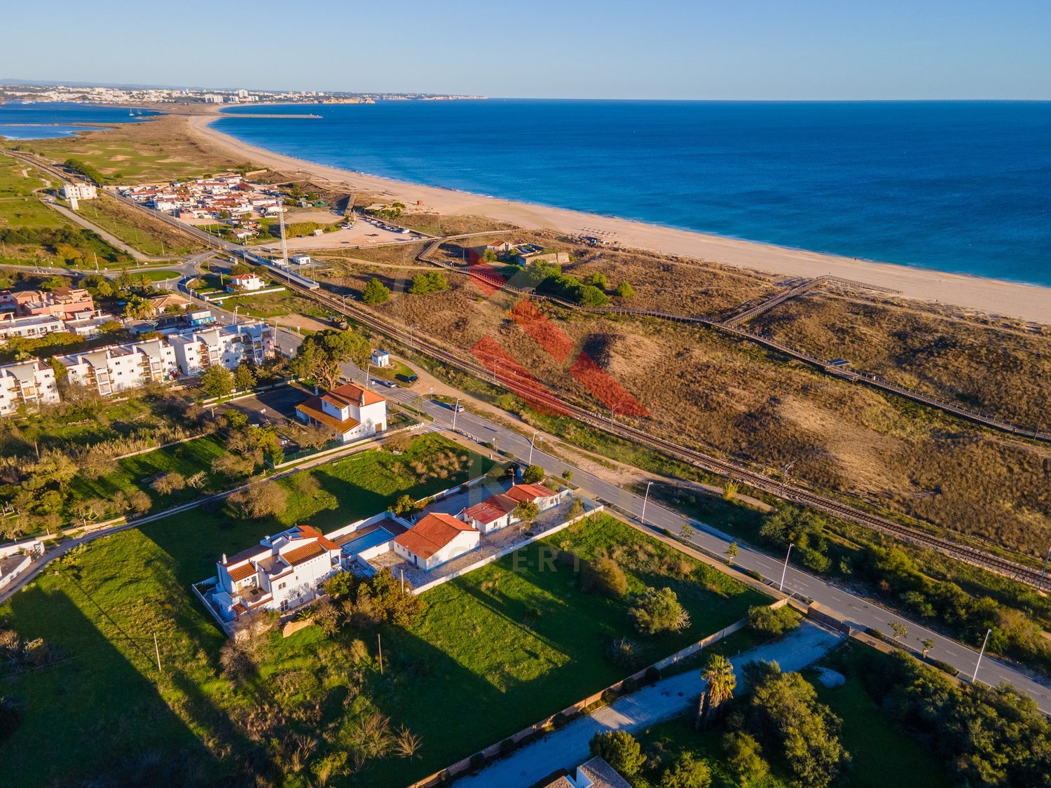 Propriedade com Localização Premium a 200m da Meia Praia – Lagos