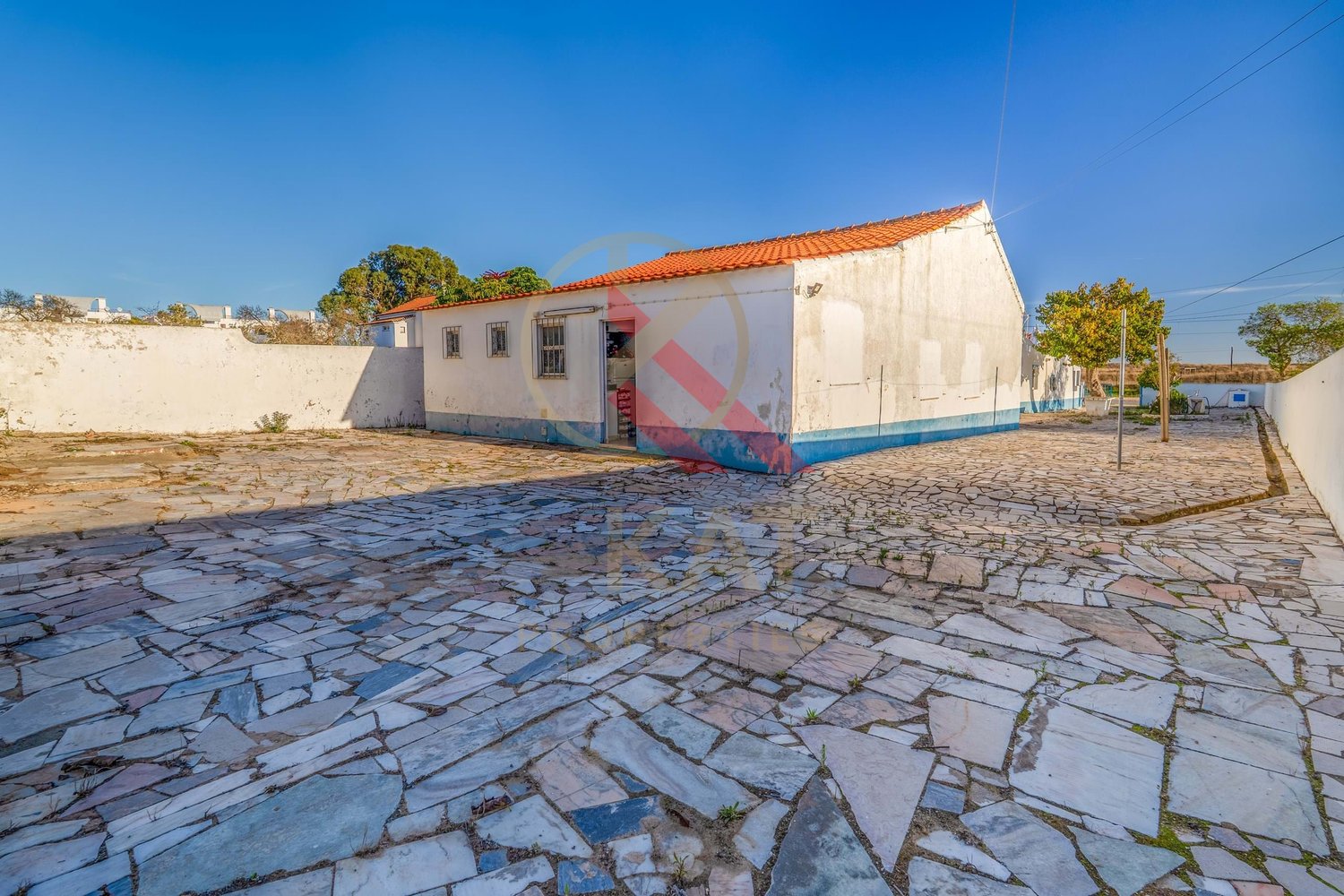 Propriedade com Localização Premium a 200m da Meia Praia – Lagos