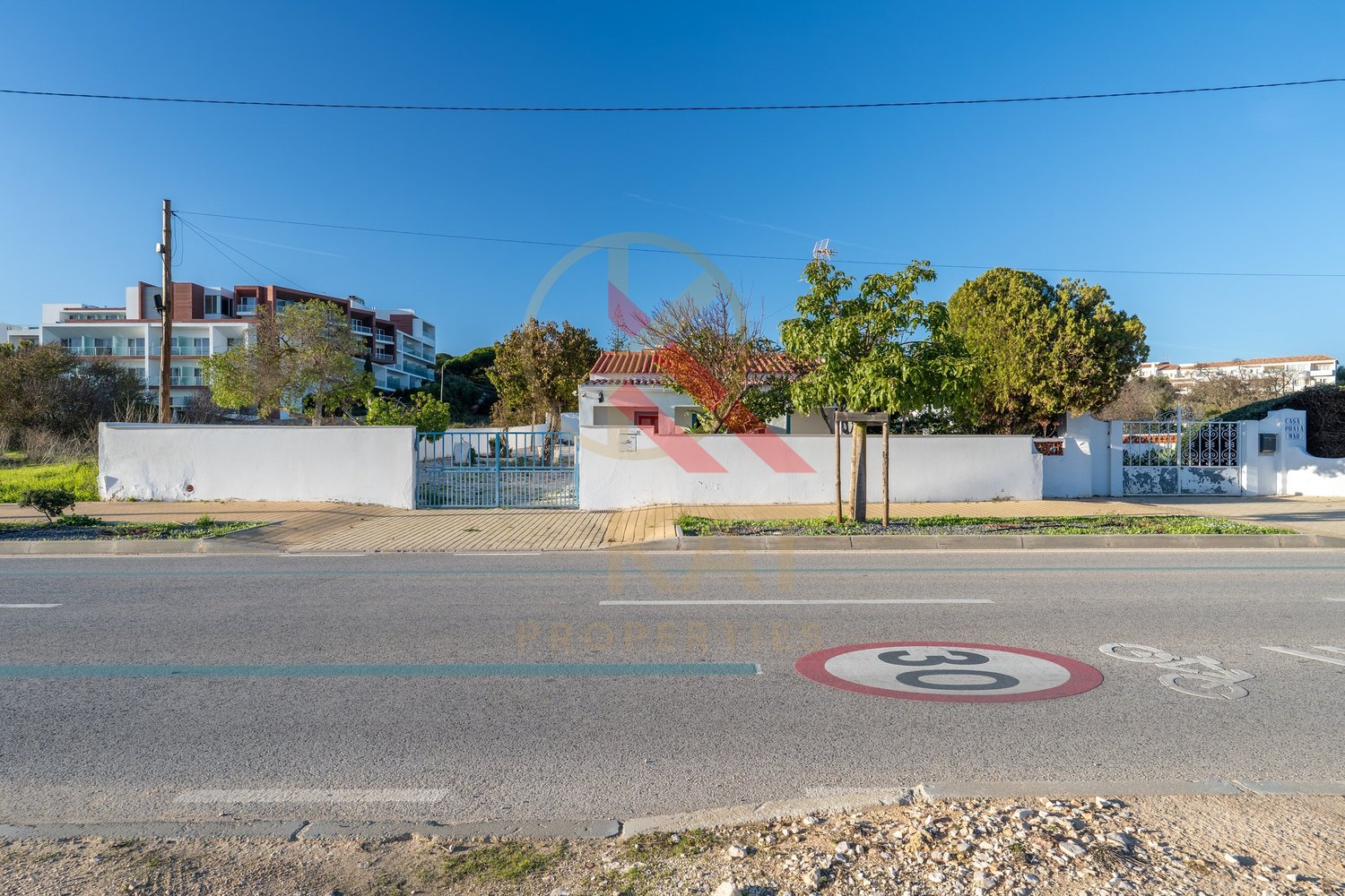 Propriedade com Localização Premium a 200m da Meia Praia – Lagos