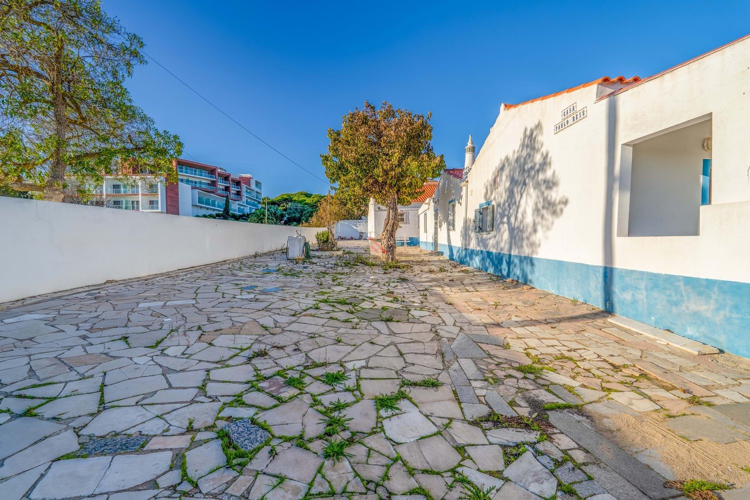 Propriedade com Localização Premium a 200m da Meia Praia – Lagos