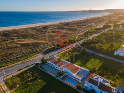 Propriedade com Localização Premium a 200m da Meia Praia – Lagos