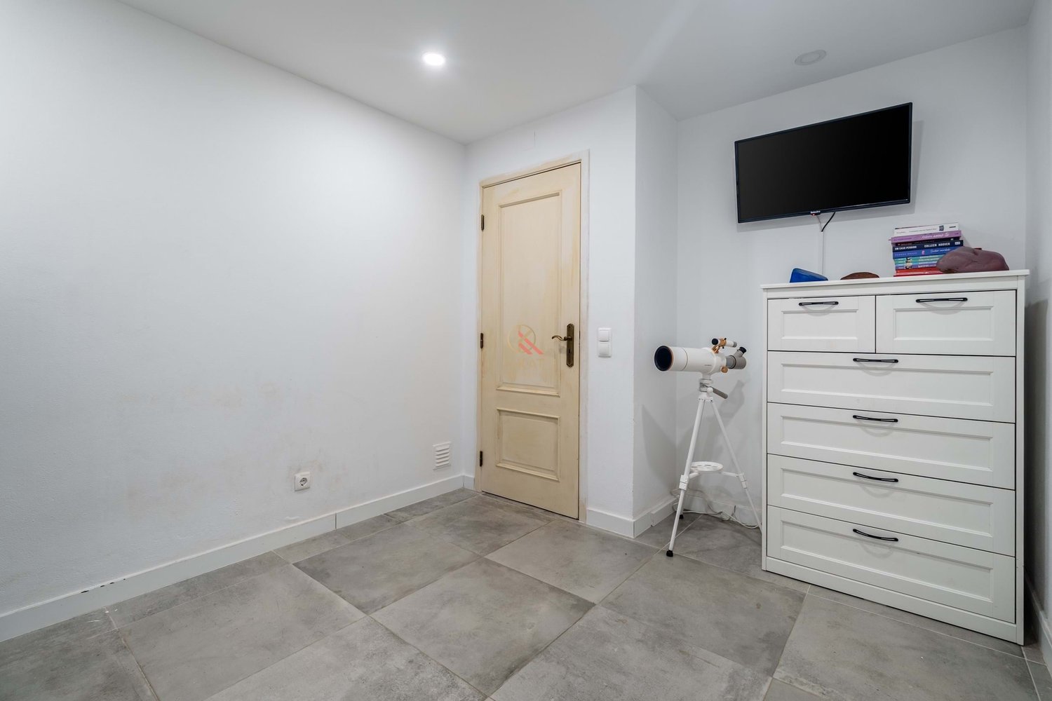 Apartamento T1 + 2 em Silves com Vista Desafogada 