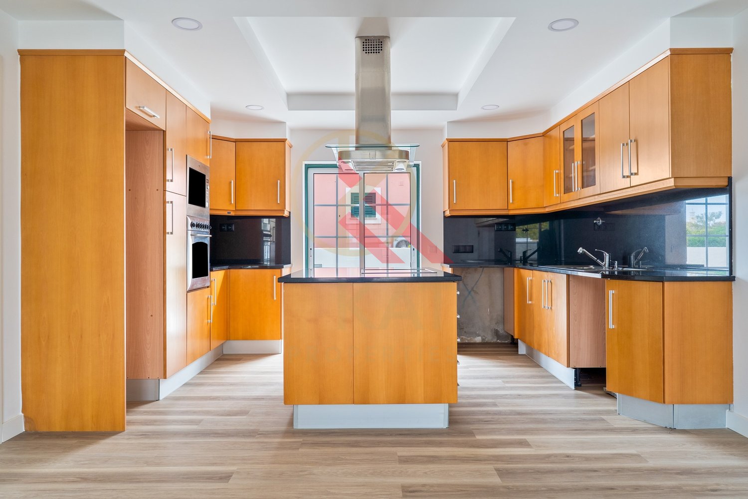 Excelente Moradia T3 com Piscina e Espaço Exterior Privativo