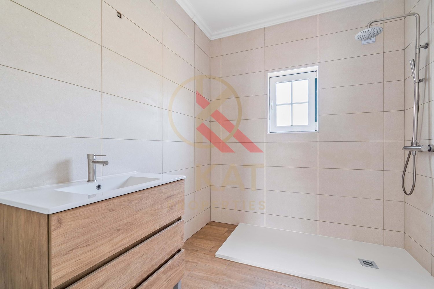 Excelente Moradia T3 com Piscina e Espaço Exterior Privativo