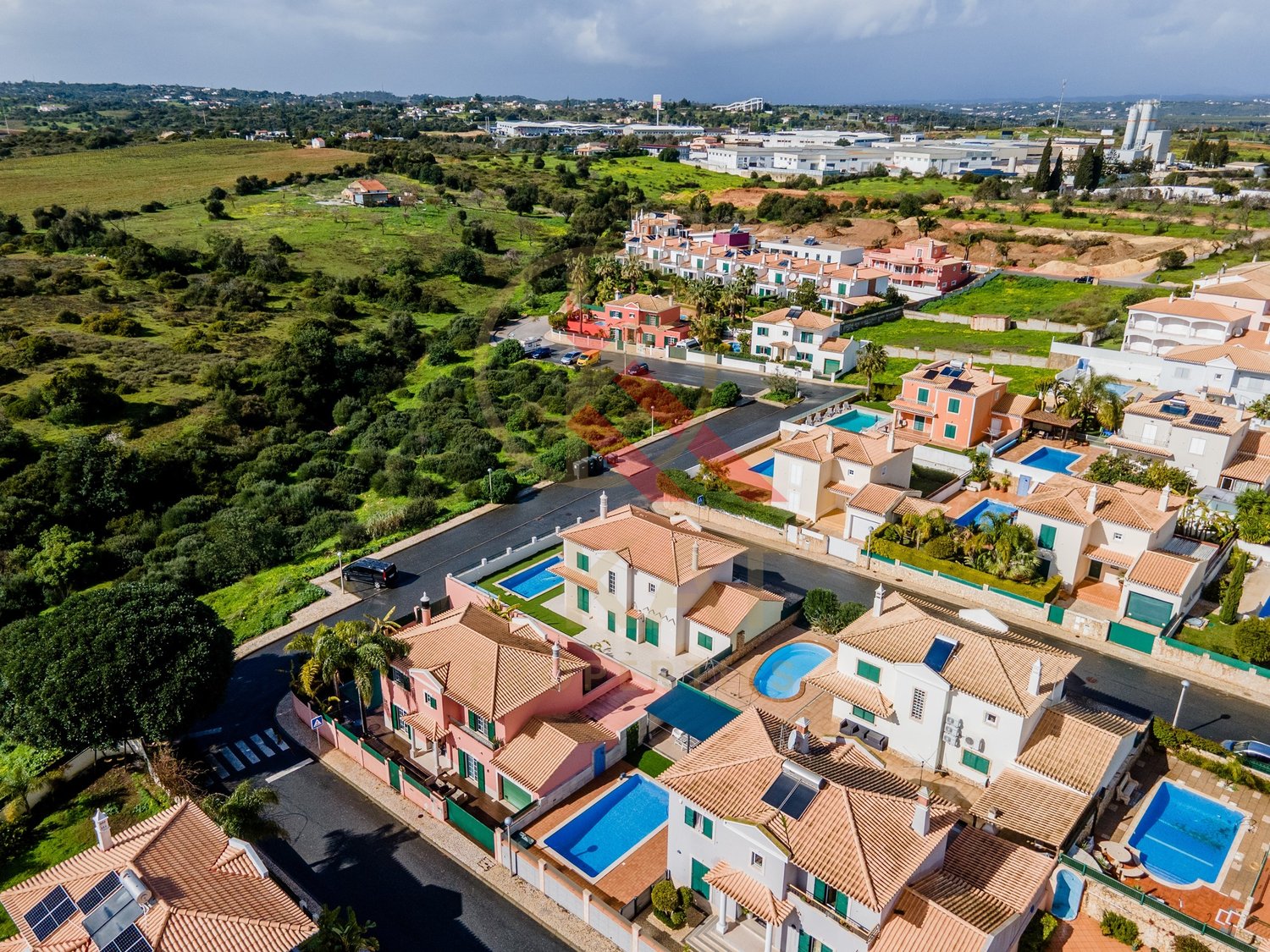 Excelente Moradia T3 com Piscina e Espaço Exterior Privativo