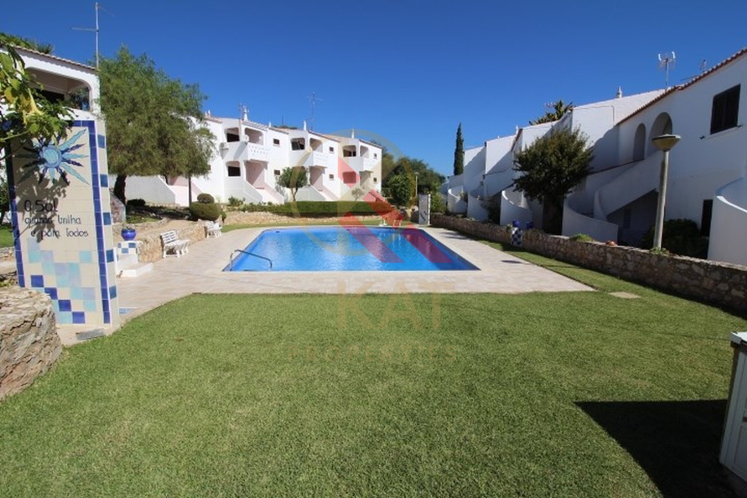 Apartamento T2 com Piscina e Vista Mar – Alporchinhos, Porches