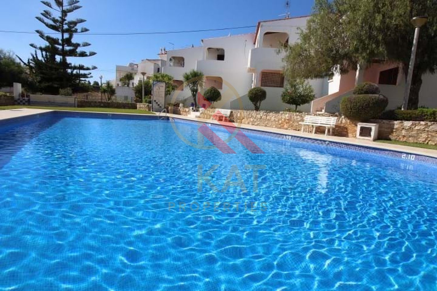 Apartamento T2 com Piscina e Vista Mar – Alporchinhos, Porches