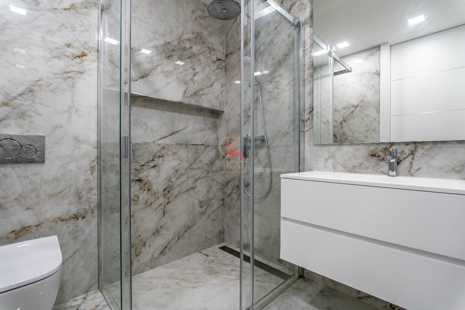 T2 novo em Lagos, com acabamentos de luxo e piscina no rooftop — ideal para viver ou investir.