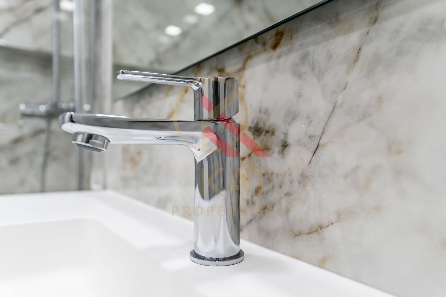 T2 novo em Lagos, com acabamentos de luxo e piscina no rooftop — ideal para viver ou investir.