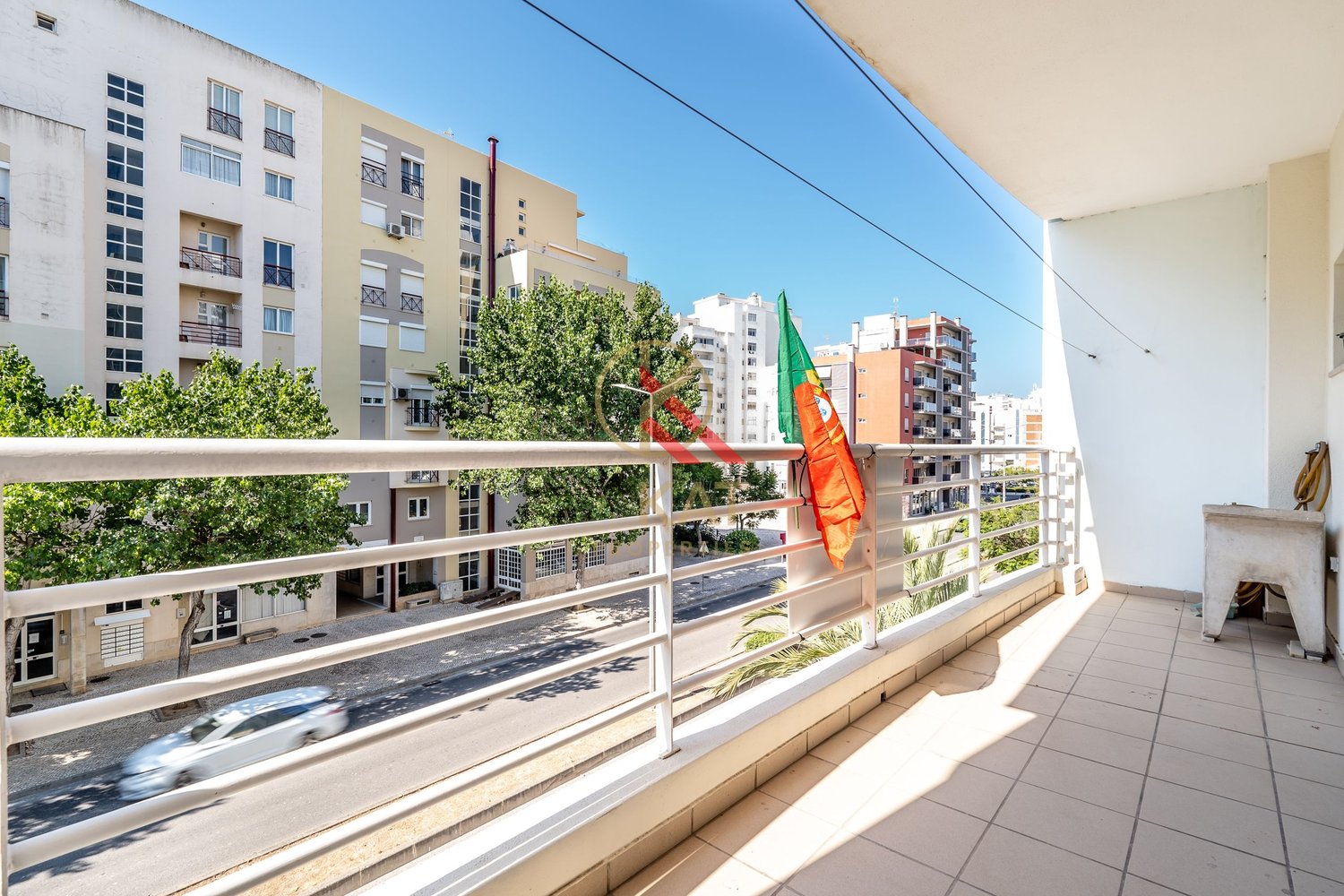  Apartamento T1 c/ Piscina, Garagem e Churrasqueira, próximo da praia 