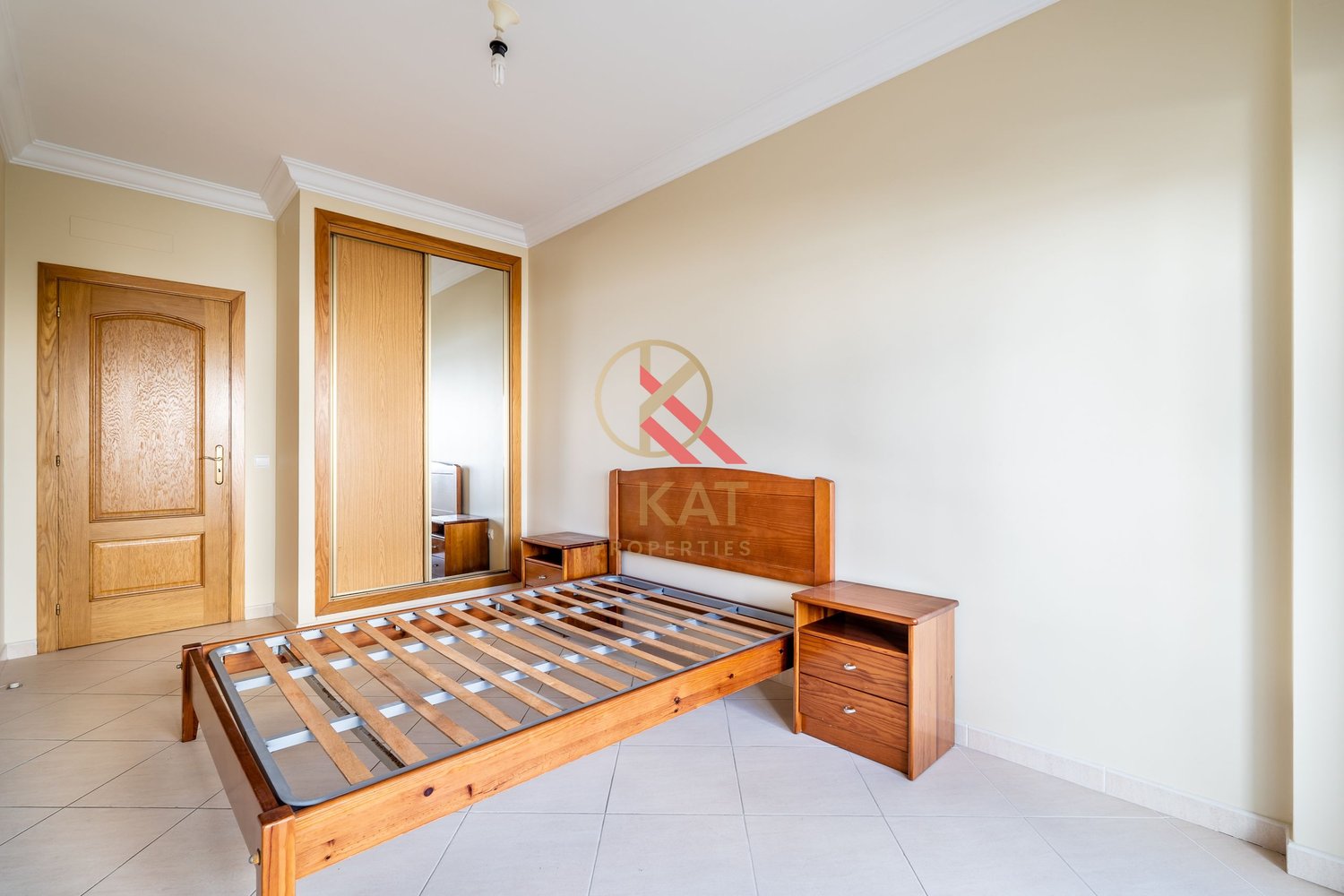  Apartamento T1 c/ Piscina, Garagem e Churrasqueira, próximo da praia 