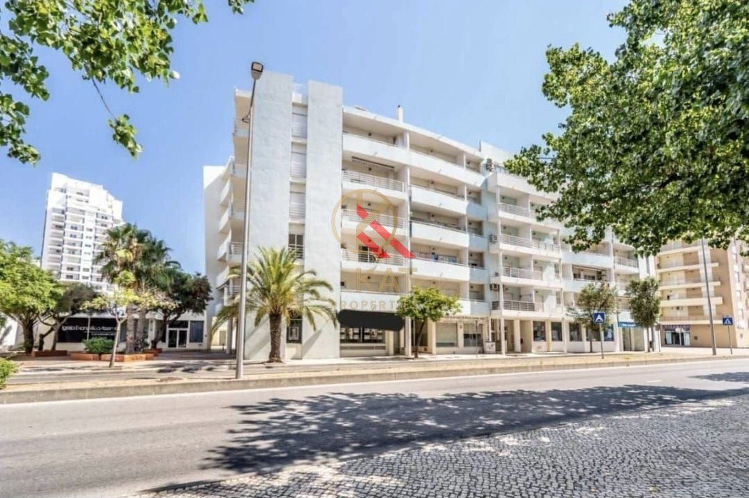  Apartamento T1 c/ Piscina, Garagem e Churrasqueira, próximo da praia 