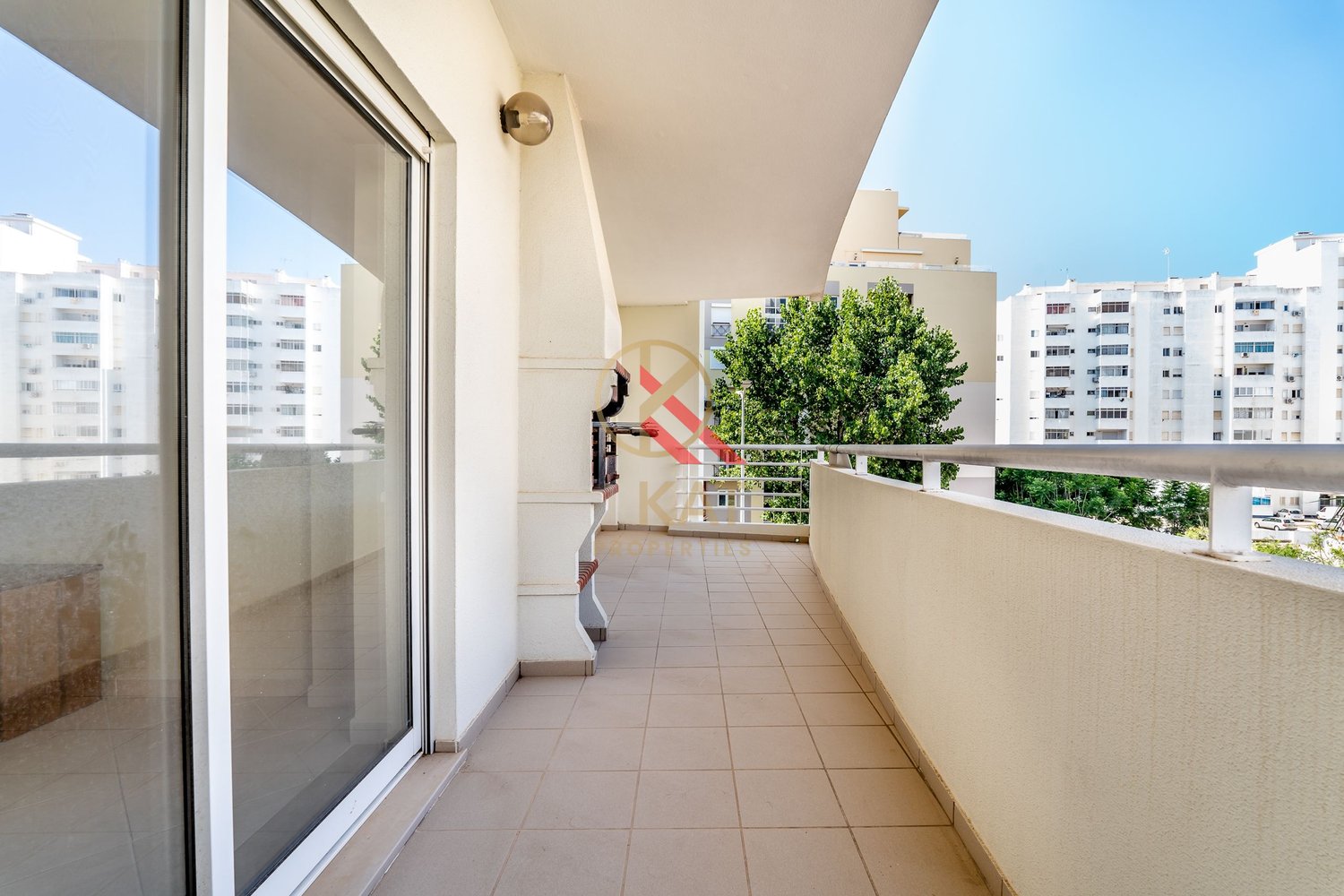  Apartamento T1 c/ Piscina, Garagem e Churrasqueira, próximo da praia 