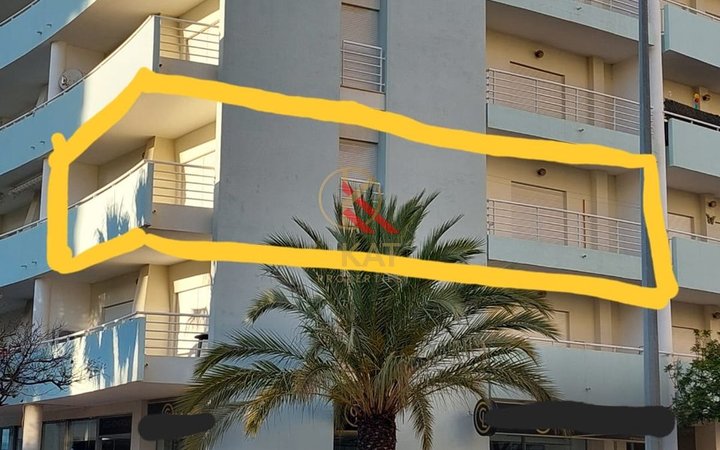  Apartamento T1 c/ Piscina, Garagem e Churrasqueira, próximo da praia 