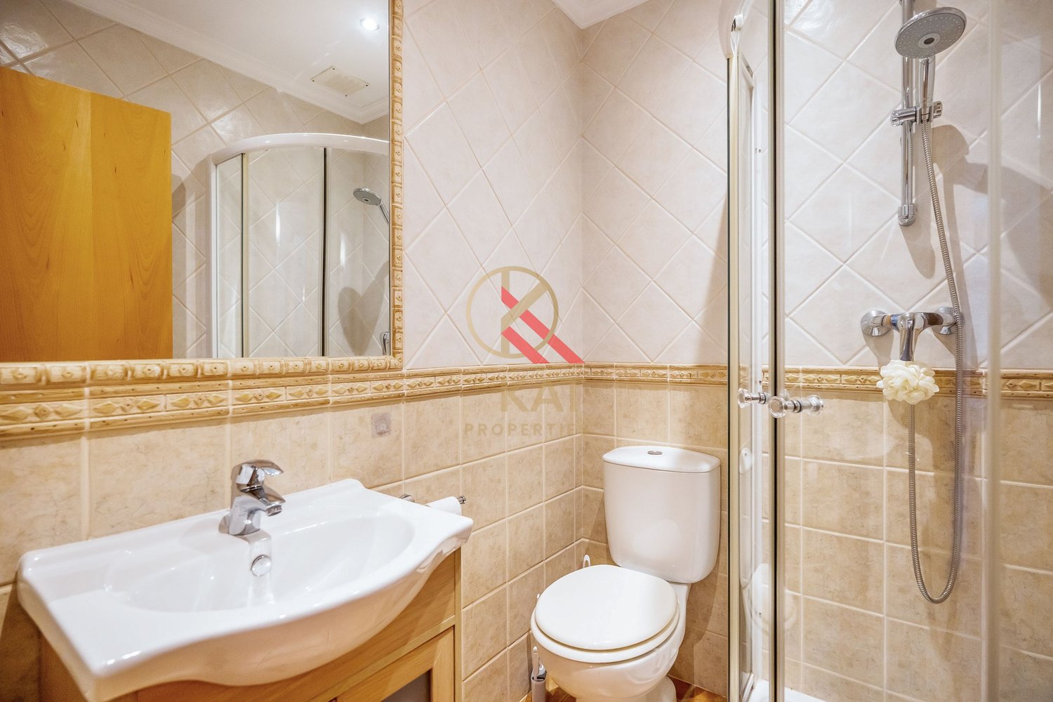 Moradia T3 em Condomínio Privado – Espiche, Lagos  para Arrendamento Anual