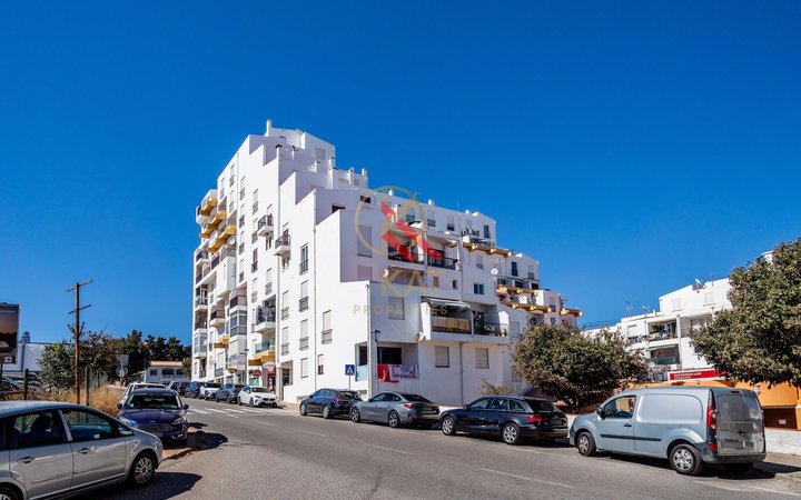 T2 com Vista Mar e Excelente Localização na Praia da Luz