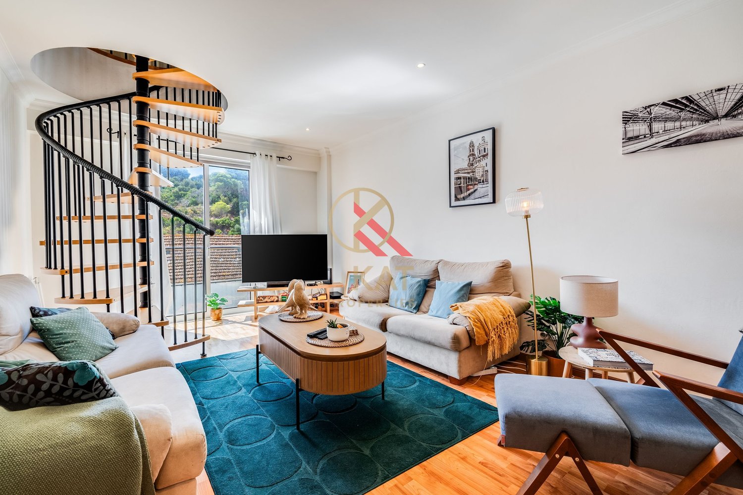 Apartamento T1+2 com Piscina e Terraços no Centro de Carvoeiro, a Poucos Passos da Praia