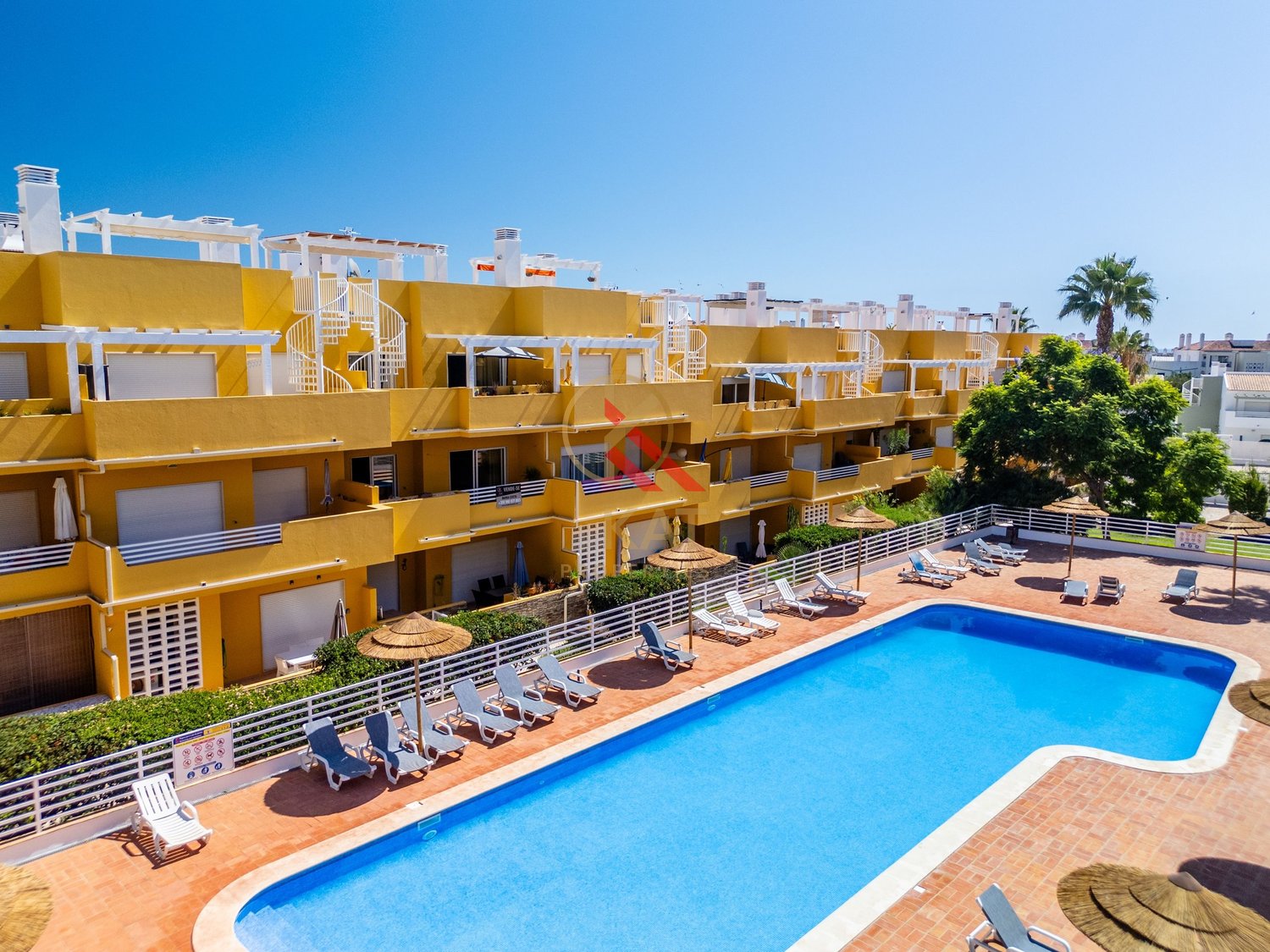 T2 com 2 WC e ampla varanda virada para a piscina | Conceição de Tavira