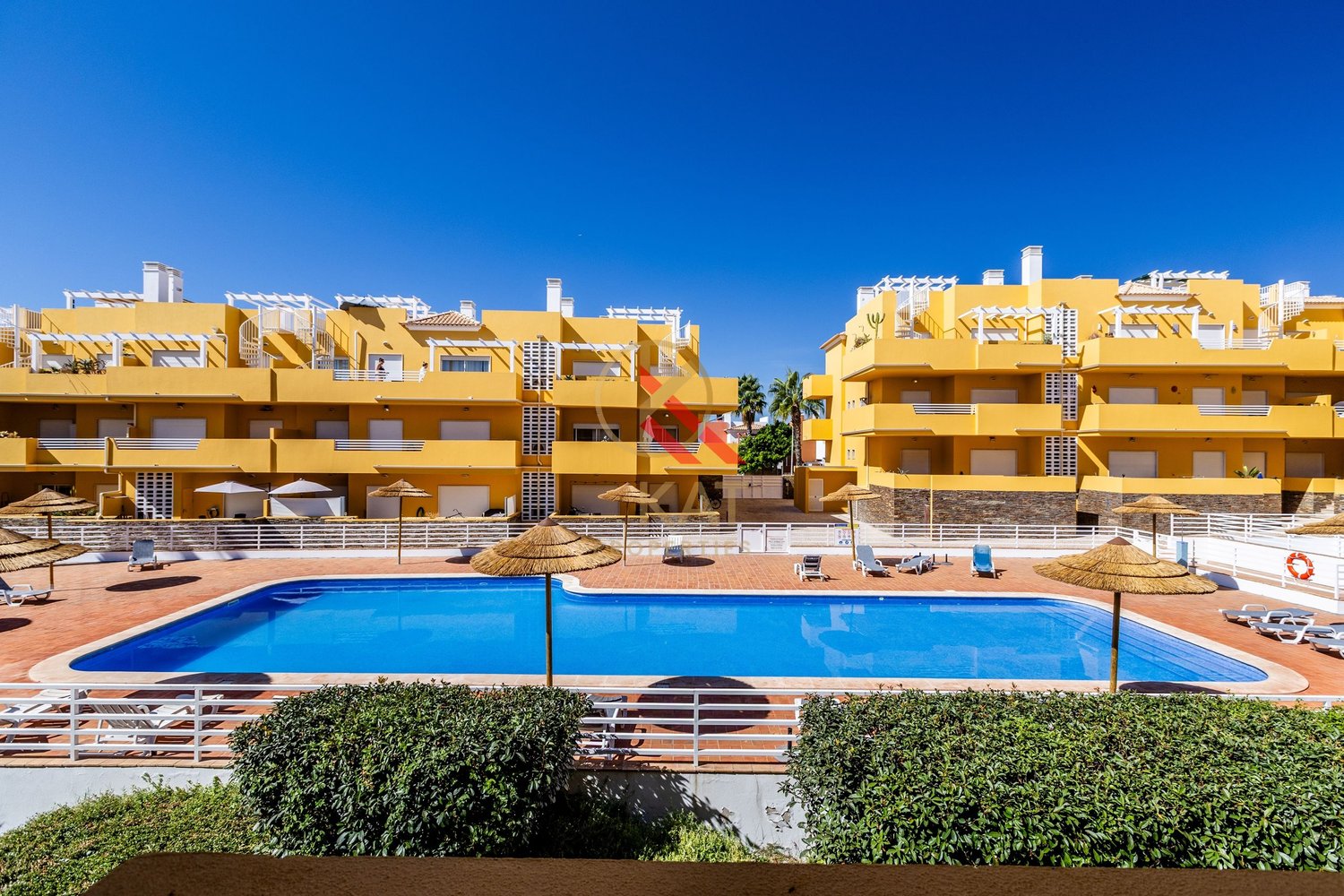 T2 com 2 WC e ampla varanda virada para a piscina | Conceição de Tavira