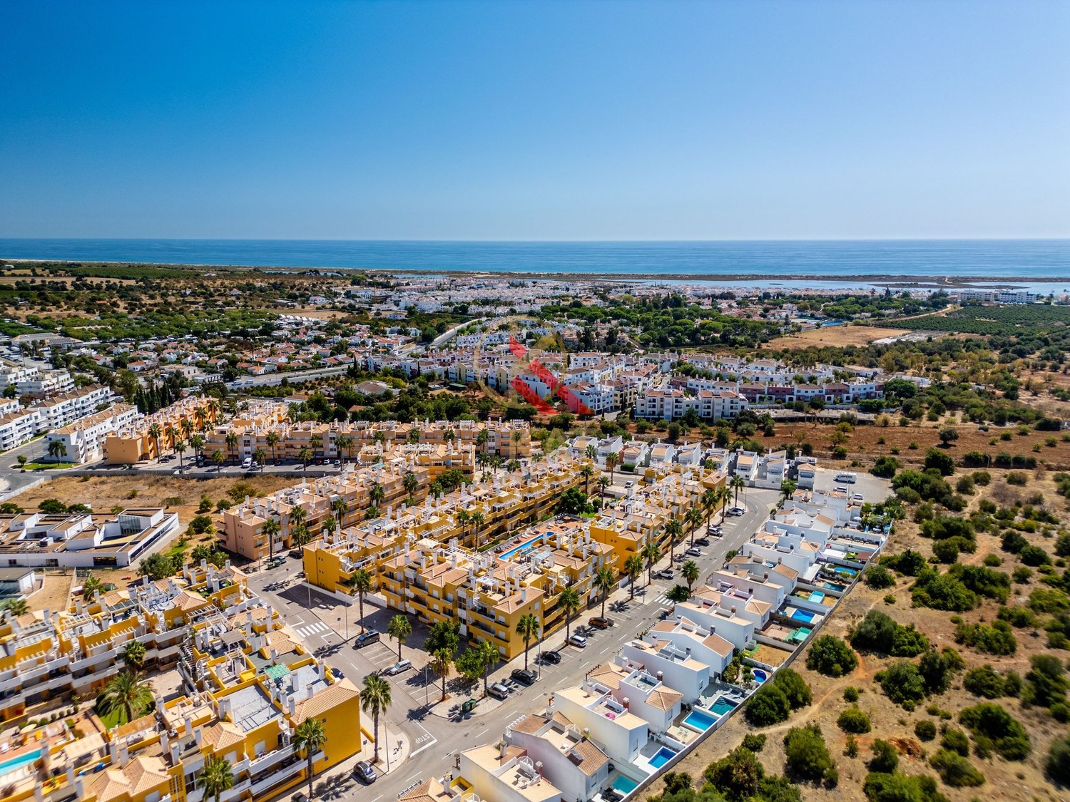 T2 com 2 WC e ampla varanda virada para a piscina | Conceição de Tavira